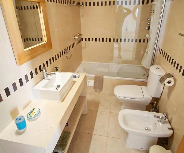 Daire Excellent Sea View 1 Bedroom Apartment, Verandas Do Mar, At05